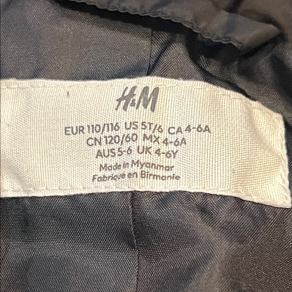 H&M Kids Black Puffer Jacket Size 5T/6 Removable Hood Full Zip Pockets - Picture 5 of 14